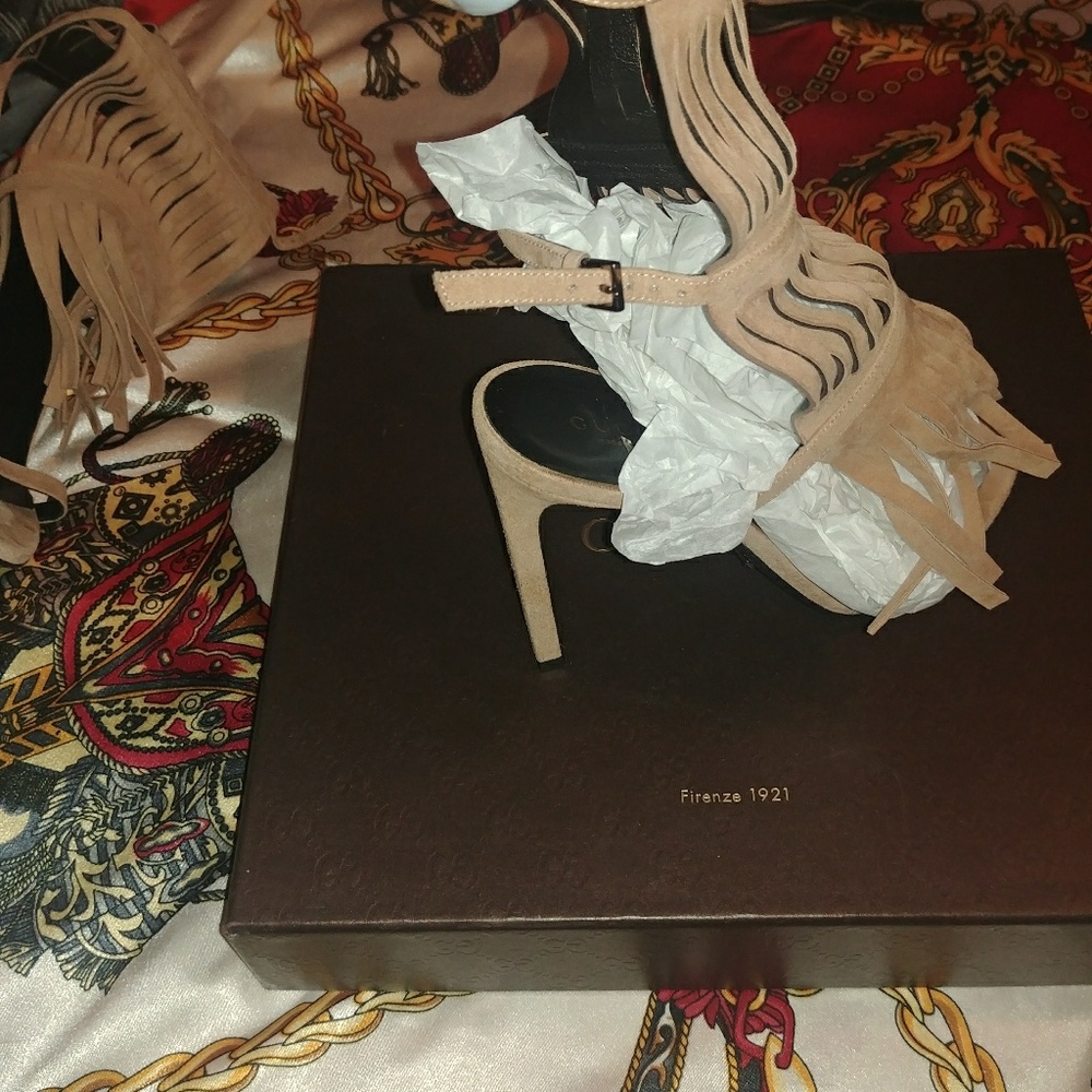 Heels - Picture 4 of 5